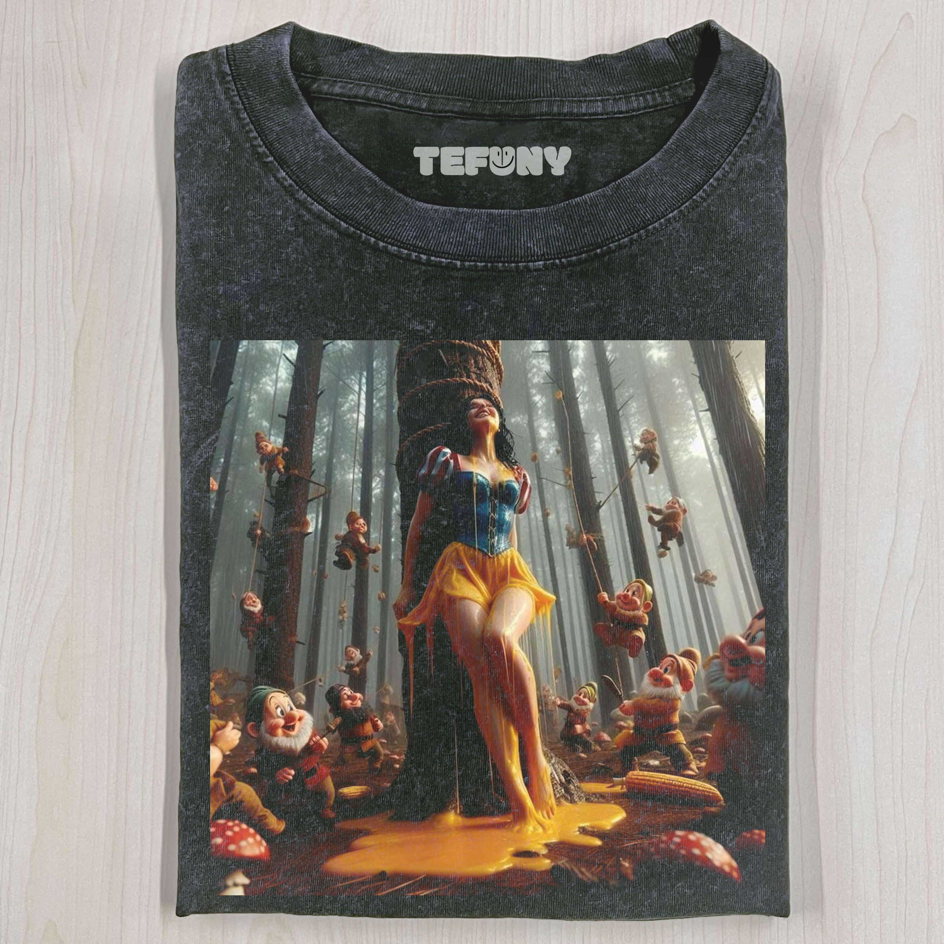 SNOW WHITE T-THIRT