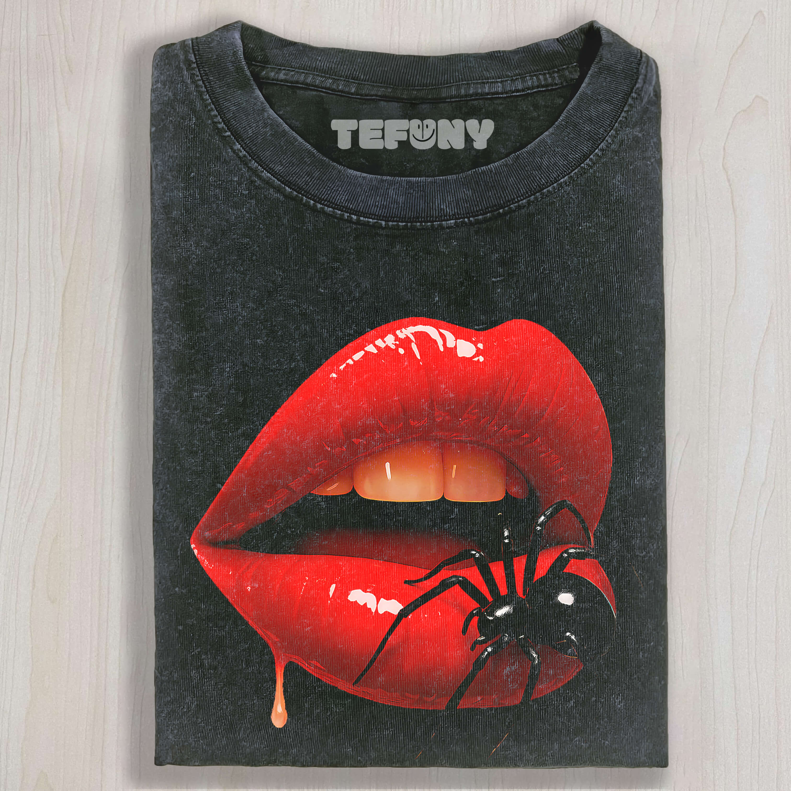 SPIDER ON RED LIPS T-SHIRT