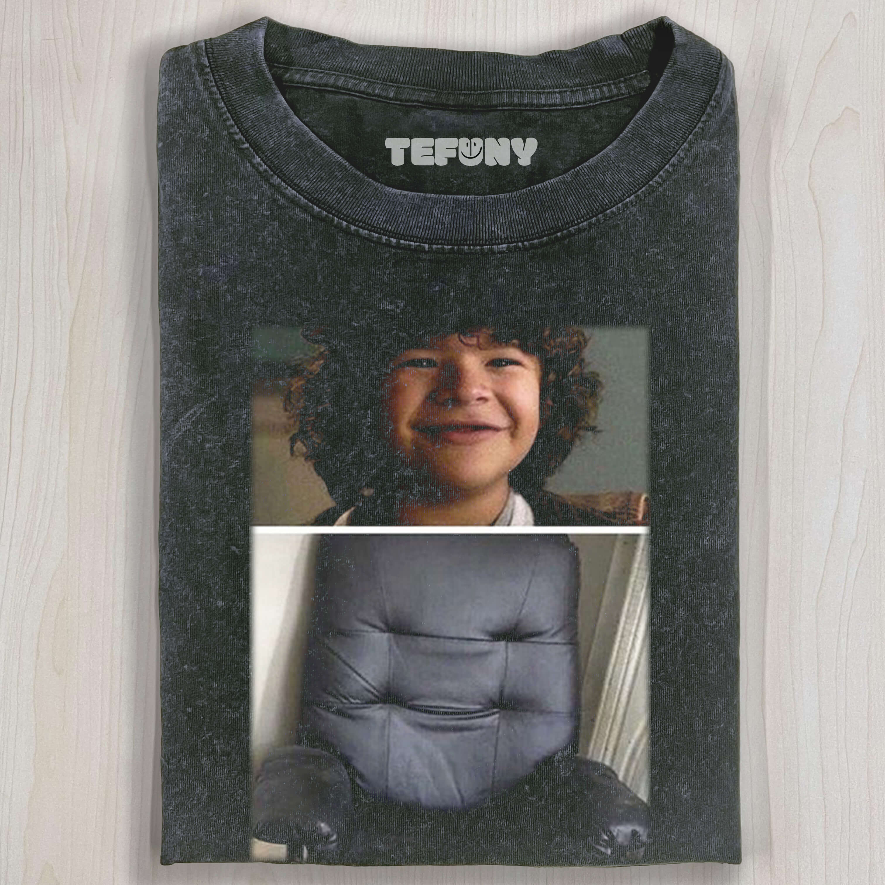 STRANGER THINGS TEE V4