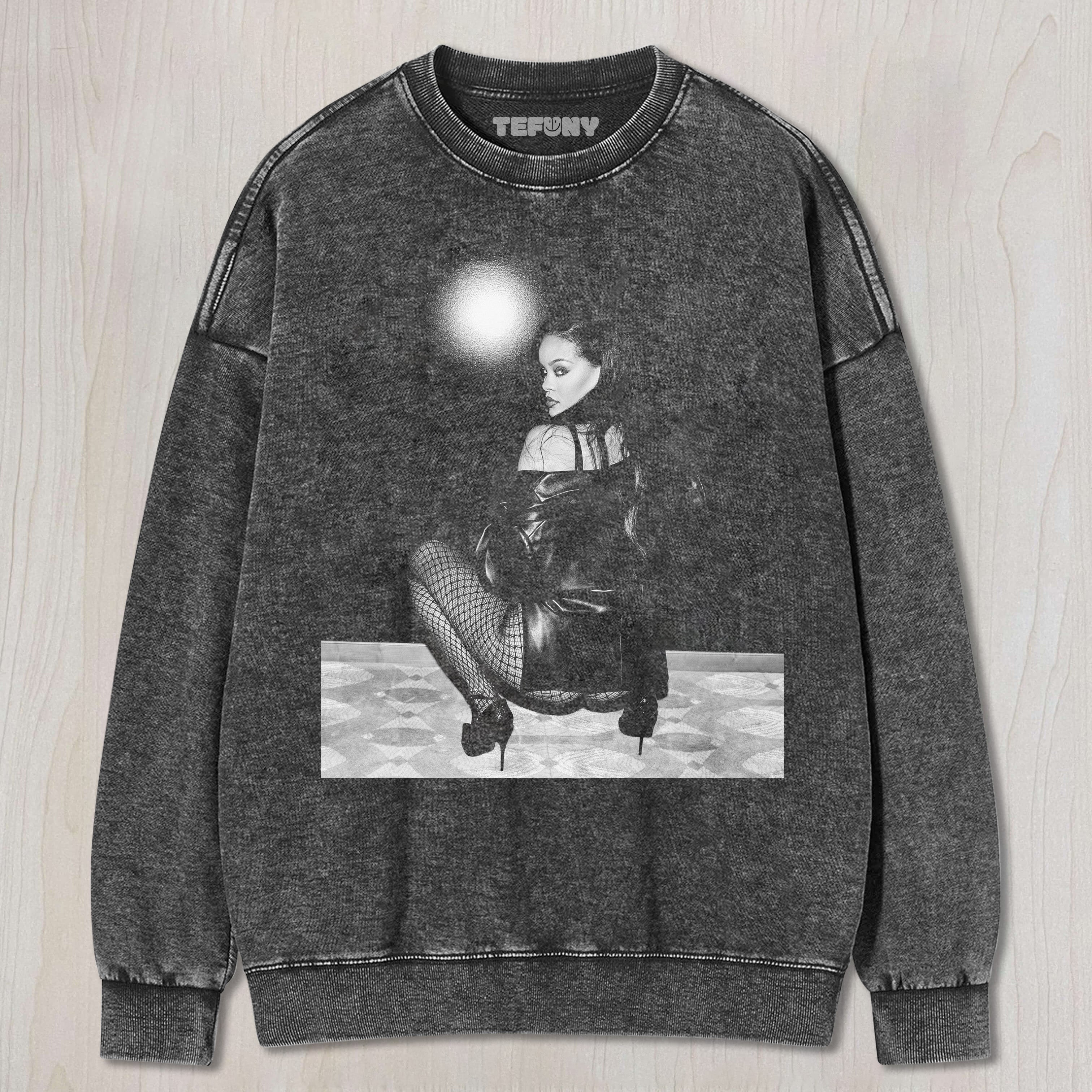 SUPER SEXY RIHANNA T-SHIRT