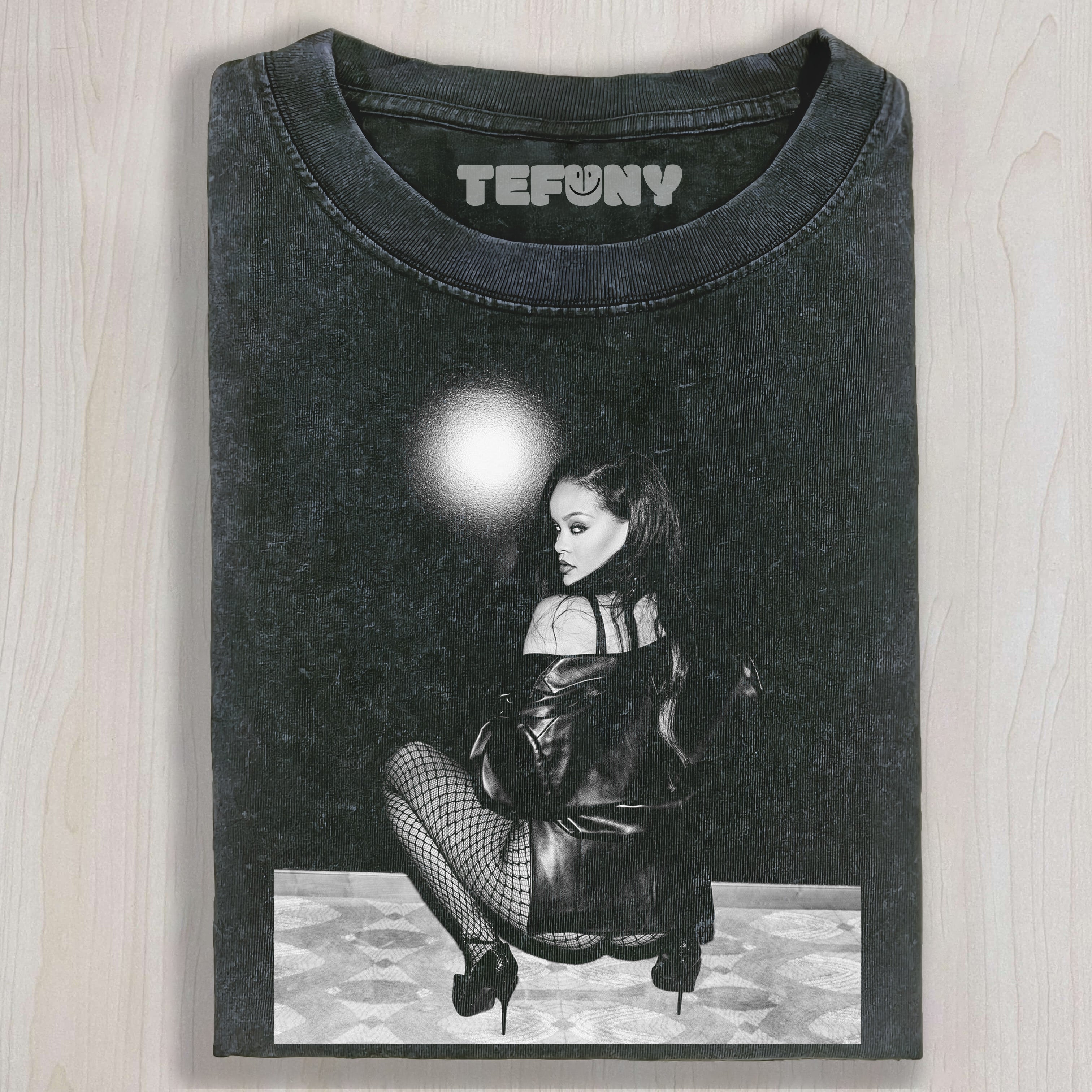 SUPER SEXY RIHANNA T-SHIRT