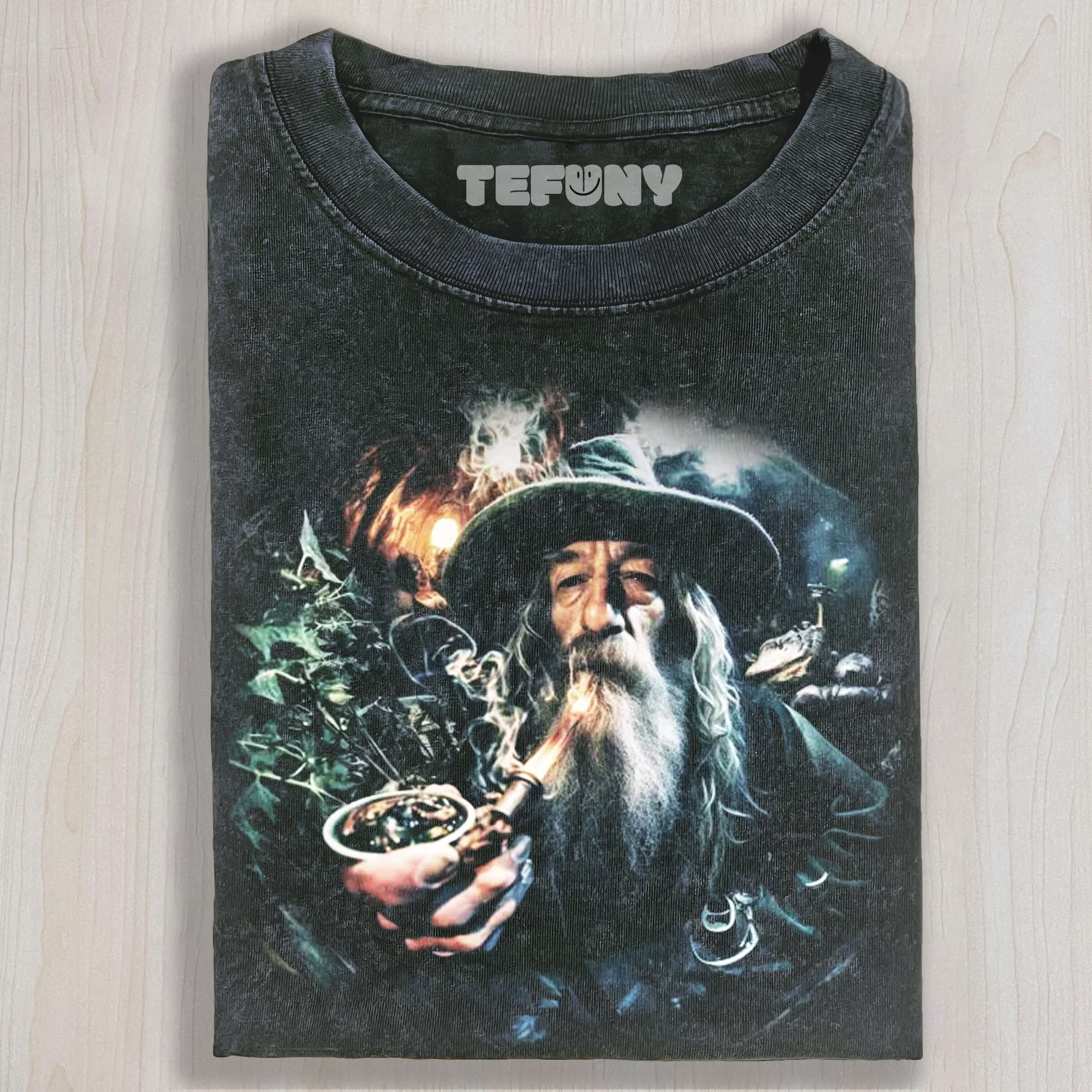 THE LORD OF THE RINGS GANDALF SMOKES TEE & SWEAT & HOOD
