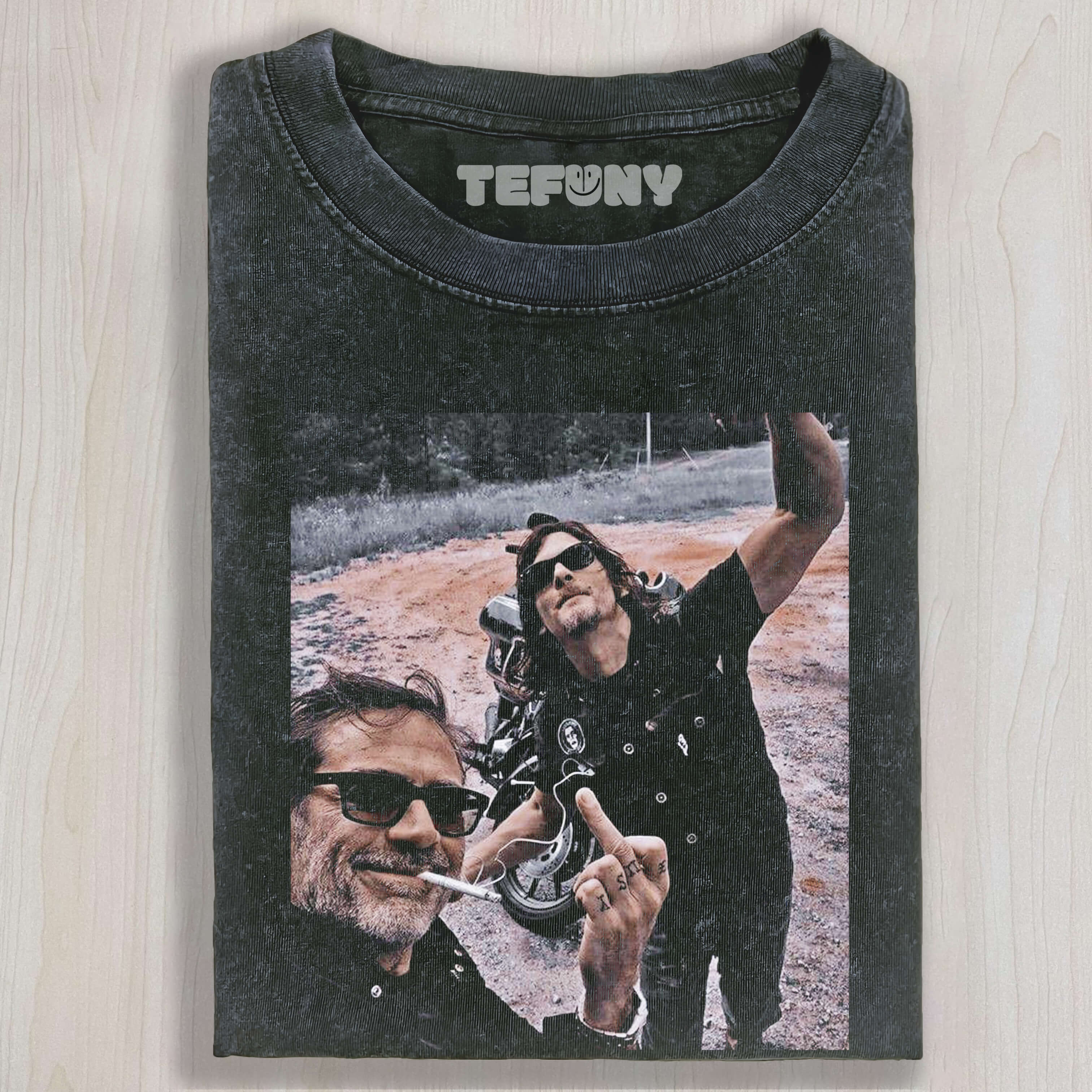 THE WALKING DEAD MIDDLE FINGER TEE & SWEAT & HOOD