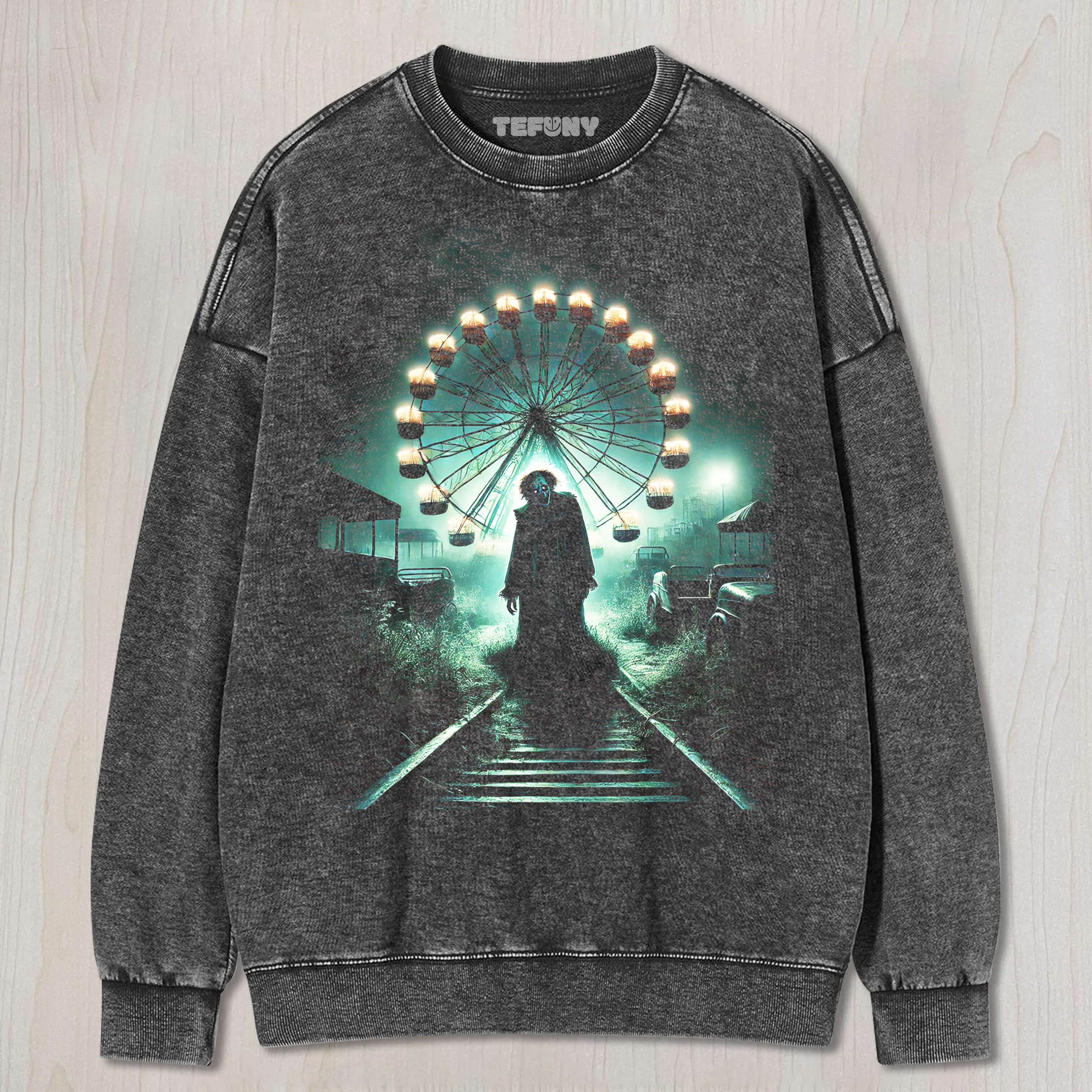 THE CLOWN IN THE ABANDONED AMUSEMENT PARK T-SHIRT