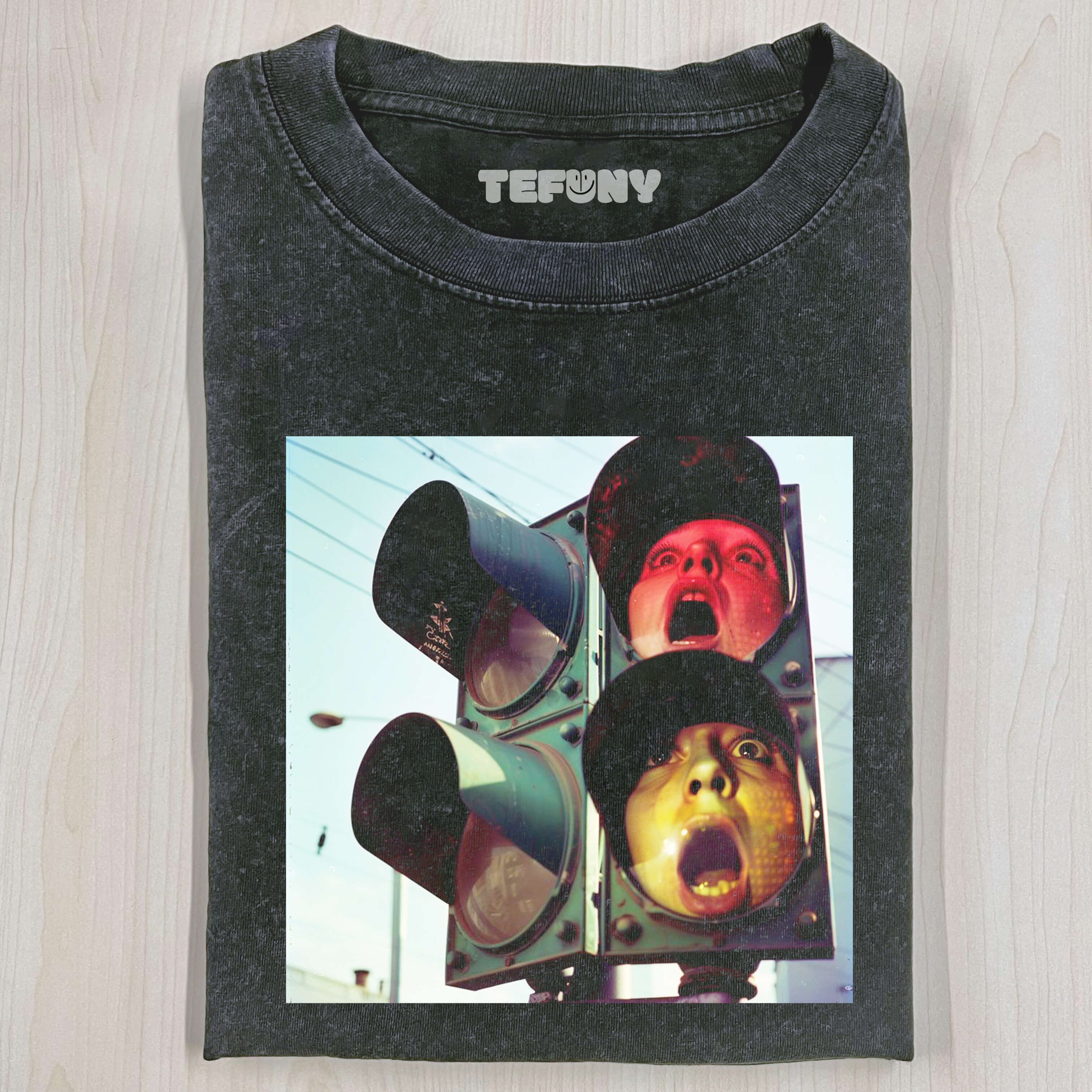 THE FACE ON THE TRAFFIC LIGHT T-SHIRT