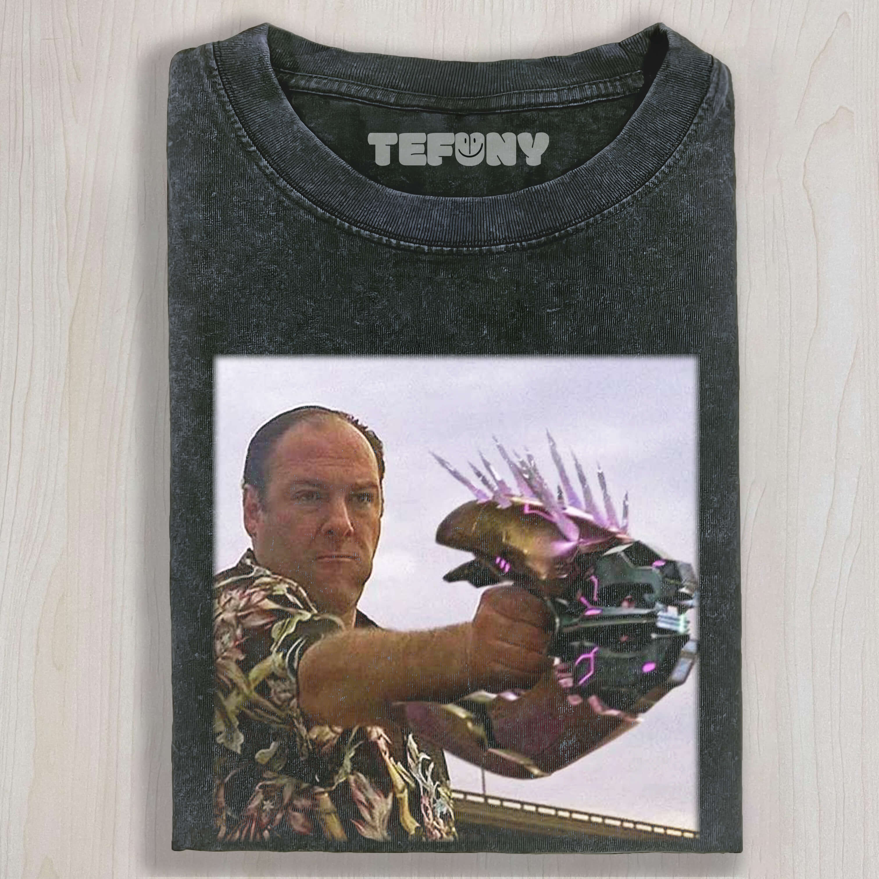 THE SOPRANOS TONY  HOLDING A COVENANT TYPE-33 NEEDLER TEE & SWEAT & HOOD