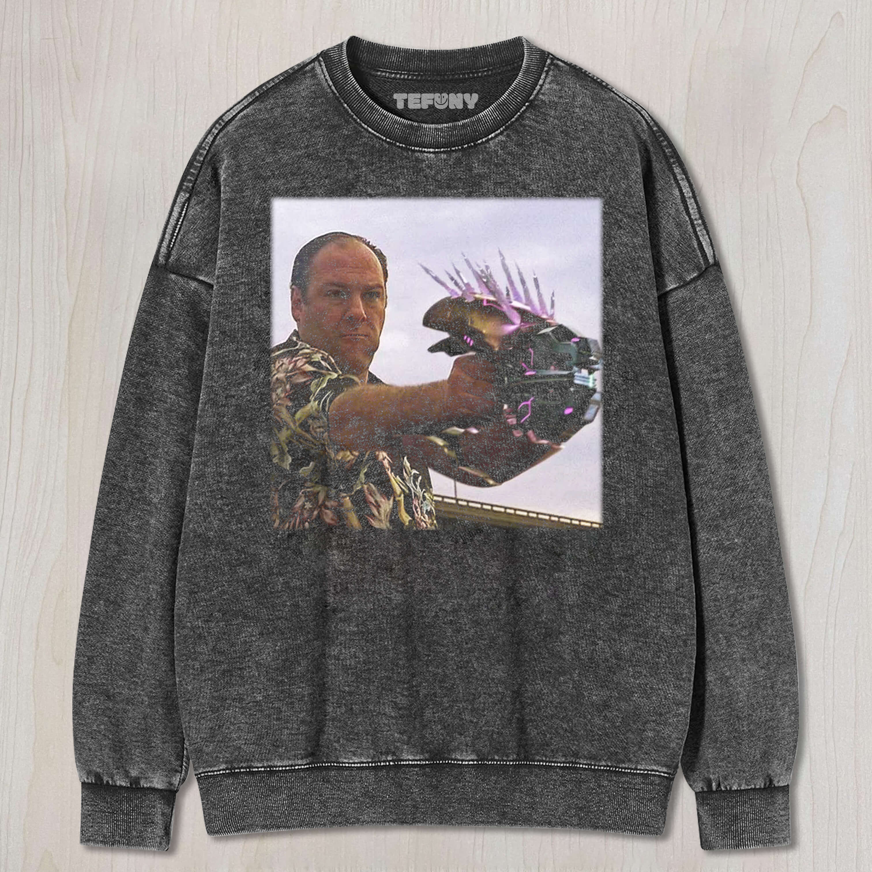 THE SOPRANOS TONY  HOLDING A COVENANT TYPE-33 NEEDLER TEE & SWEAT & HOOD