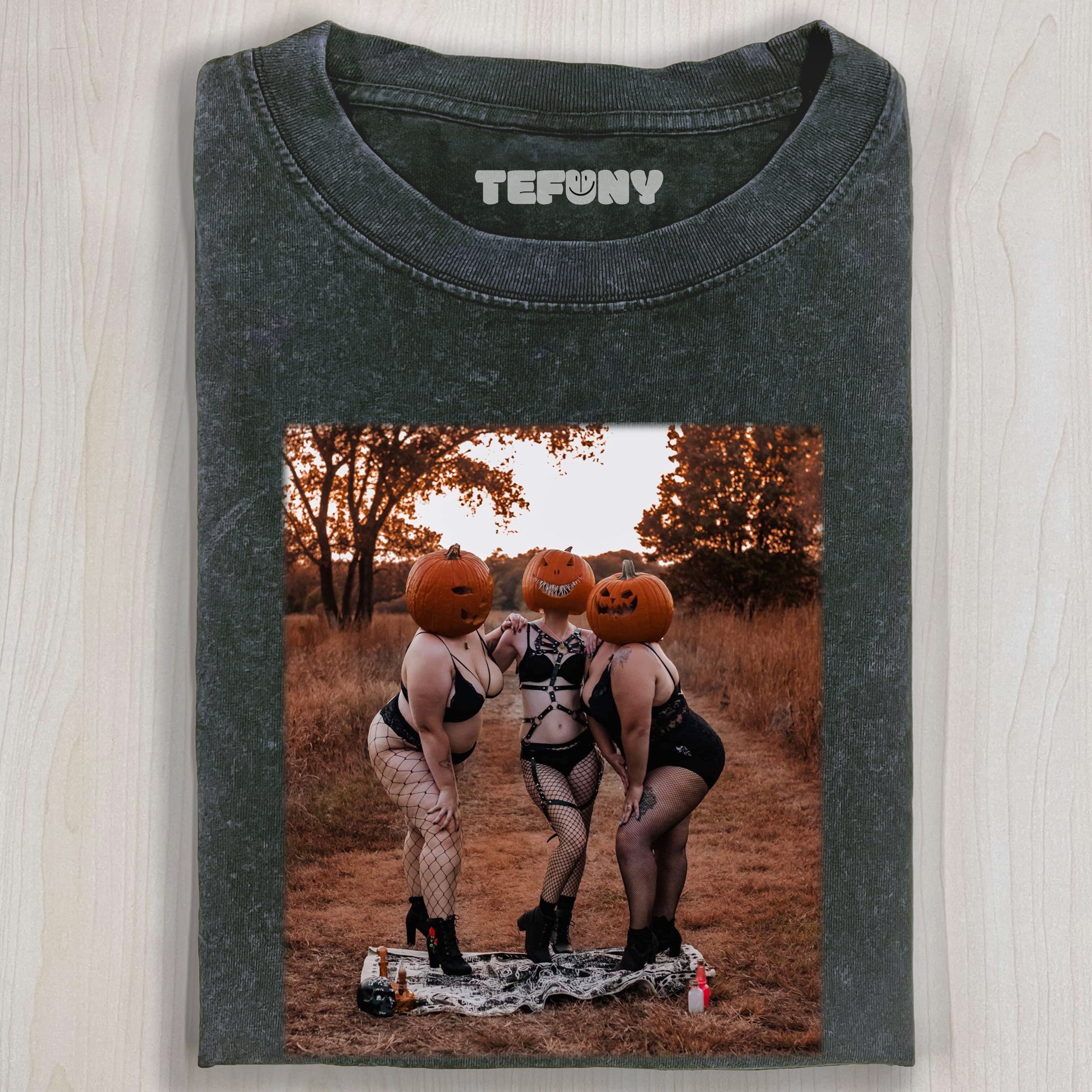 THREE PUMPKIN HEADS TEE