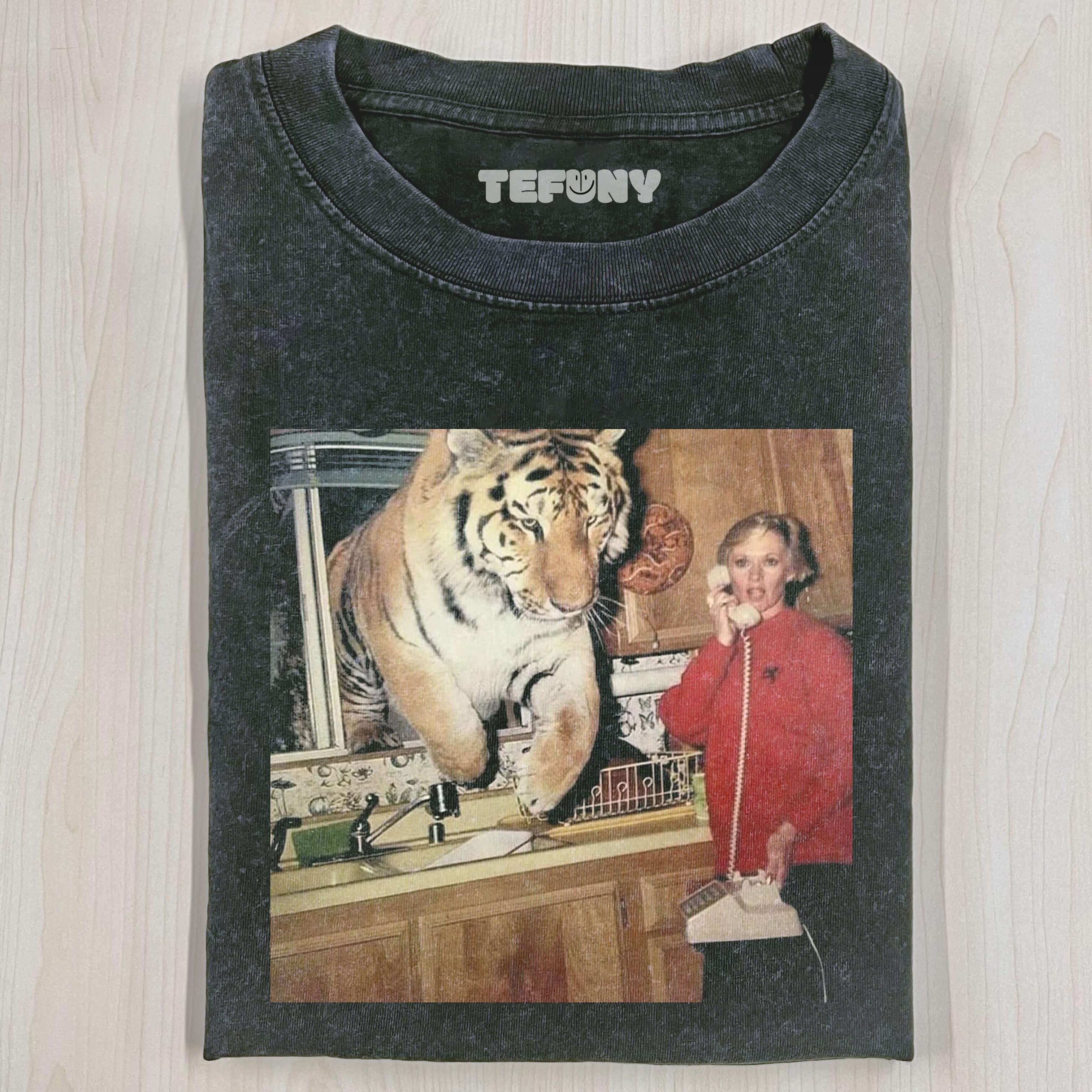 TIPPI HEDREN AND HER PET V1 TIGER T-SHIRT