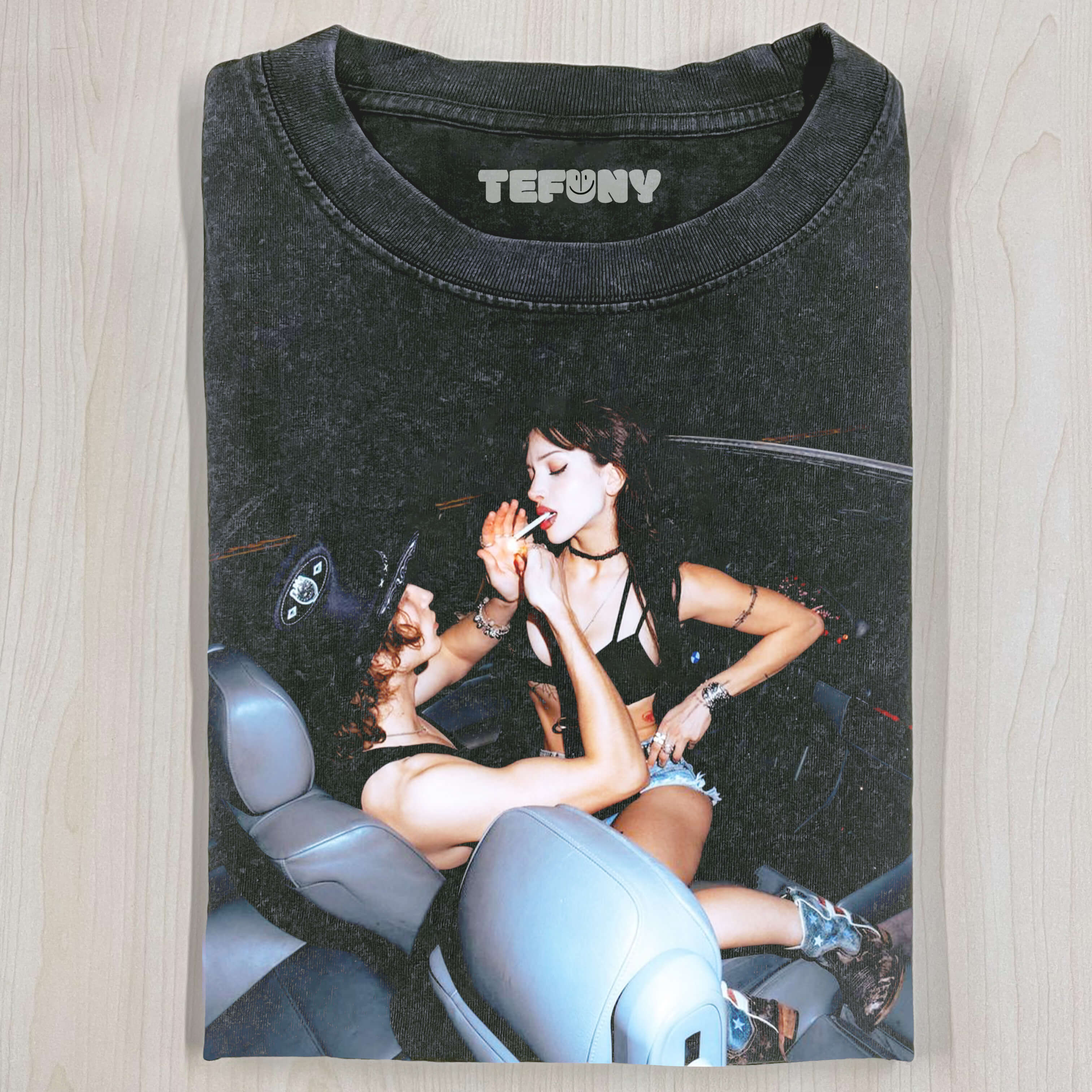 VINTAGE SMOKING WOMAN T-SHIRT