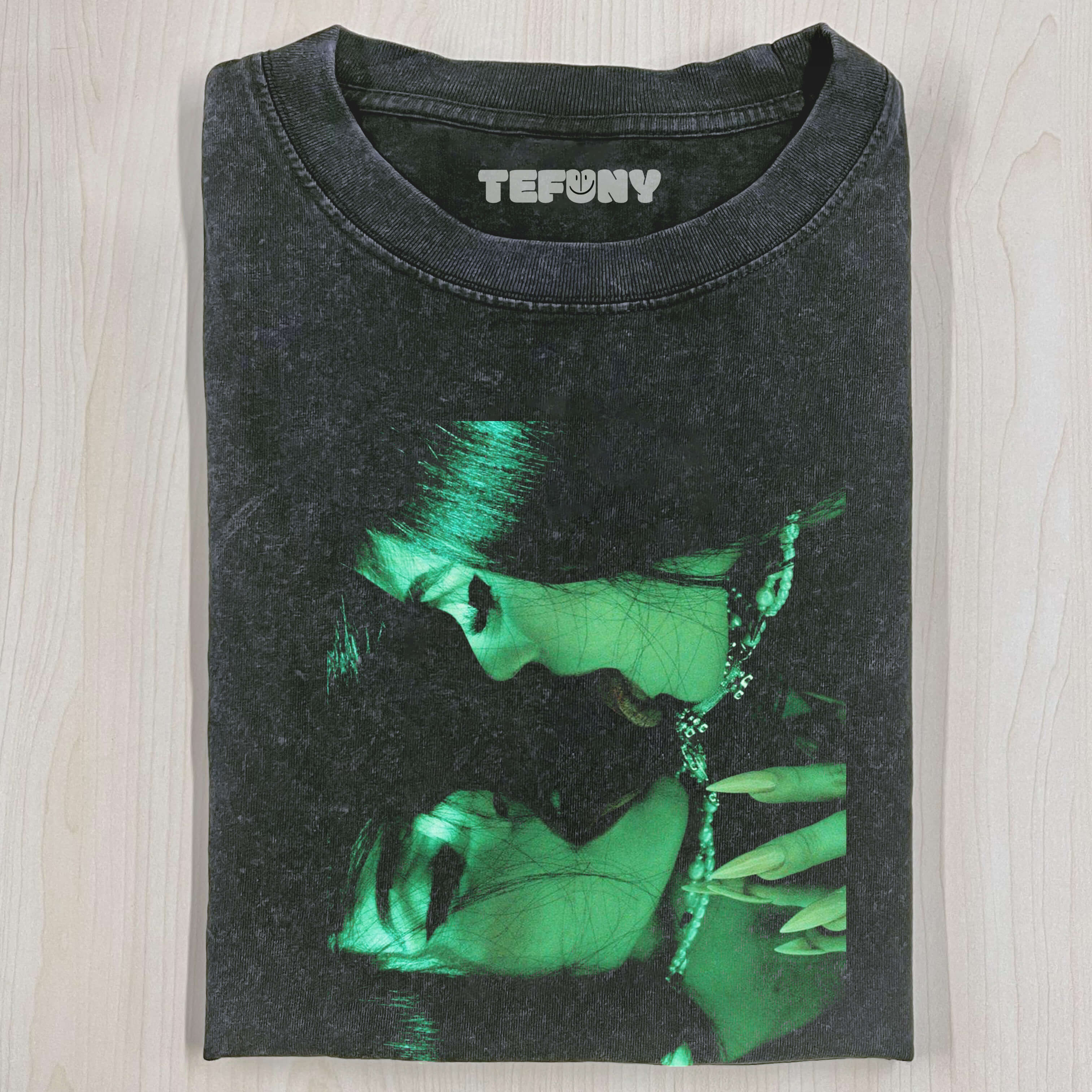 VINTAGE WOMAN T-SHIRT