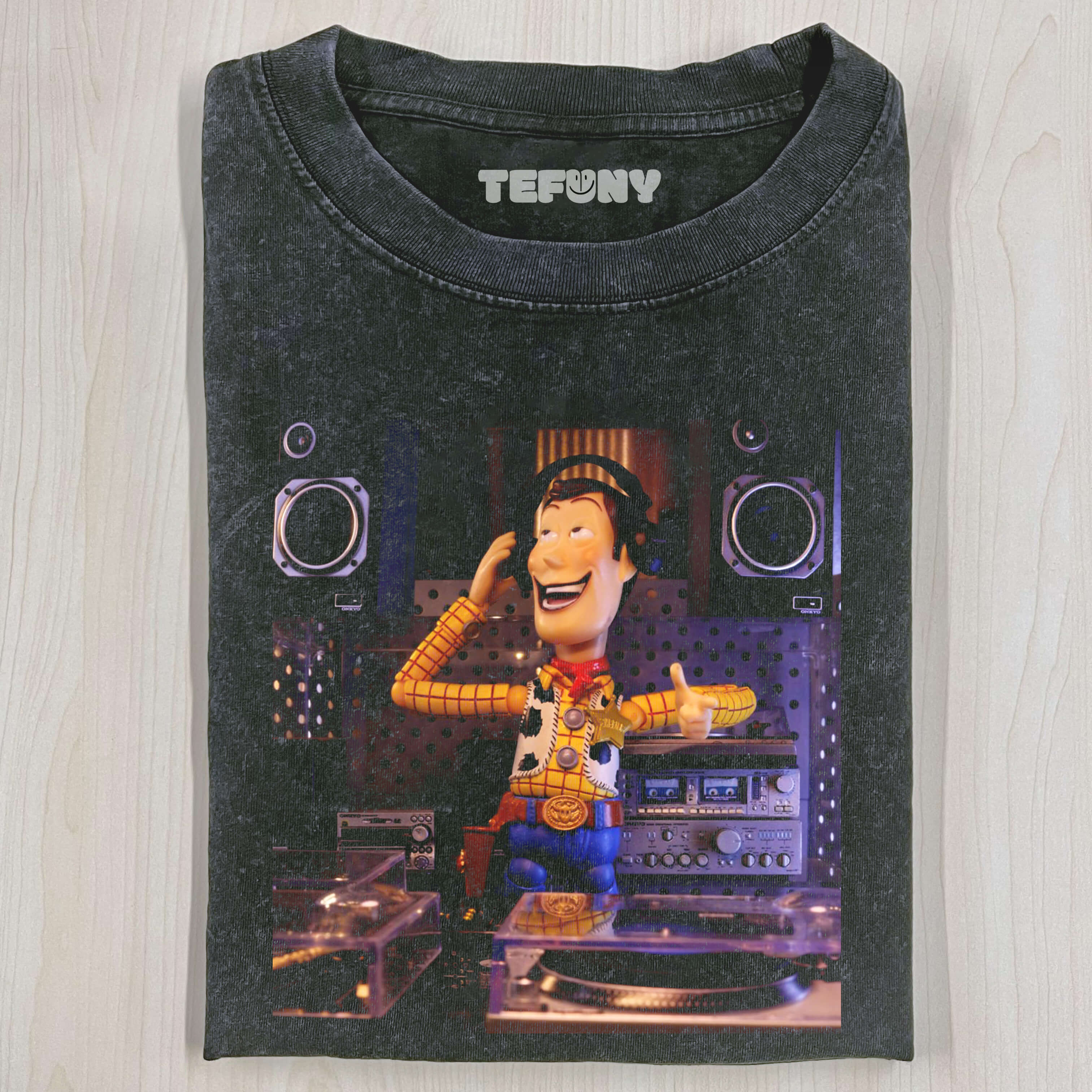 WOODY LISTENING TO MUSIC T-SHIRT V1